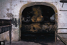 &ldquo;Caixa do lar/fumeiro&rdquo; com dois fornos, casa em &ldquo;U&rdquo;, Faj&atilde; de Santo Amaro, Velas, S&atilde;o Jorge.